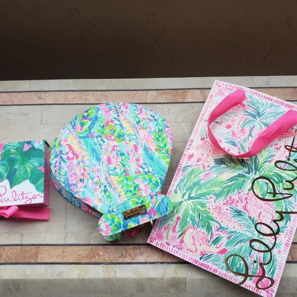 BNIB Lilly Pulitzer SeaShell Holder Makeup Brush Set with Bag Catch  the Wave - Picture 4 of 5